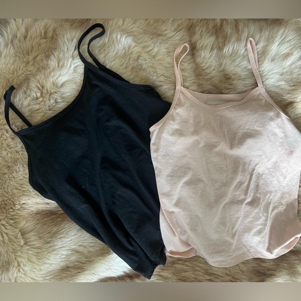 Black and light pink Fruit of the Loom tank tops!!